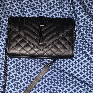 YSL Purse very real lets negotiate lady’s 😁